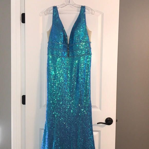 Prom Dress - Picture 2 of 7